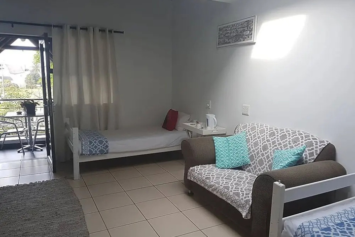 Room 4 of 10