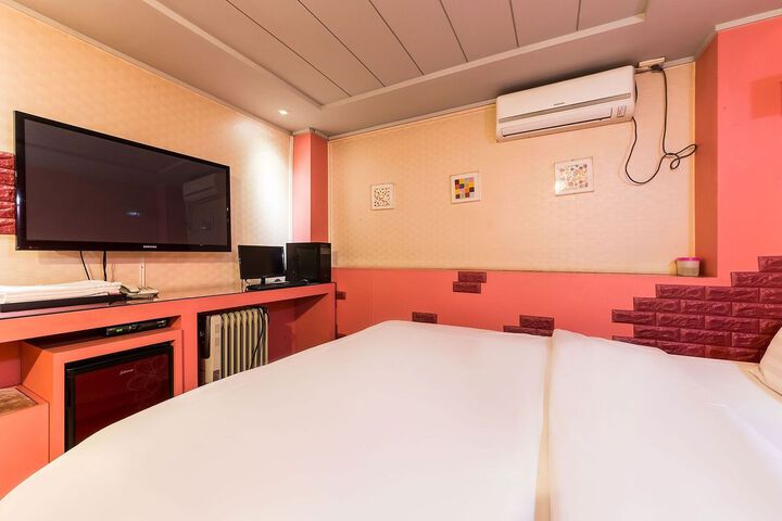Room 47 of 92