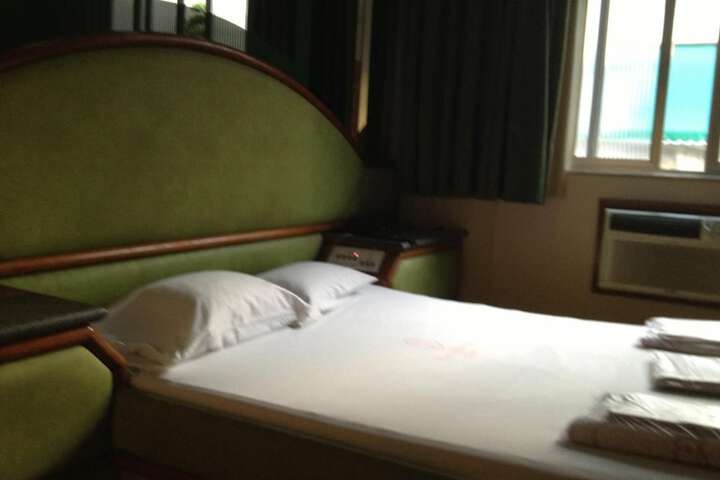 Room 14 of 34