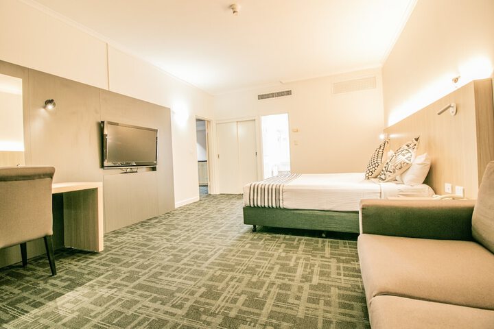 Room 37 of 127