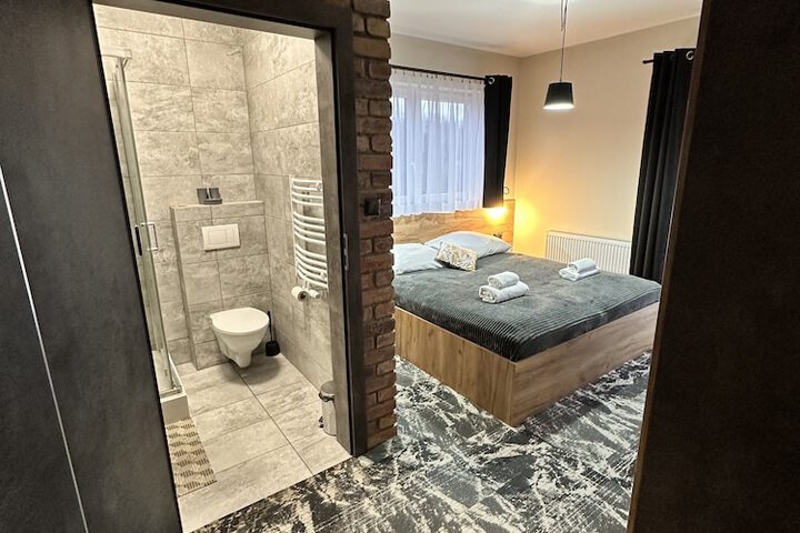 Room 13 of 110