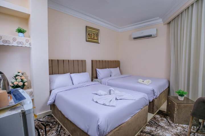 Room 9 of 35