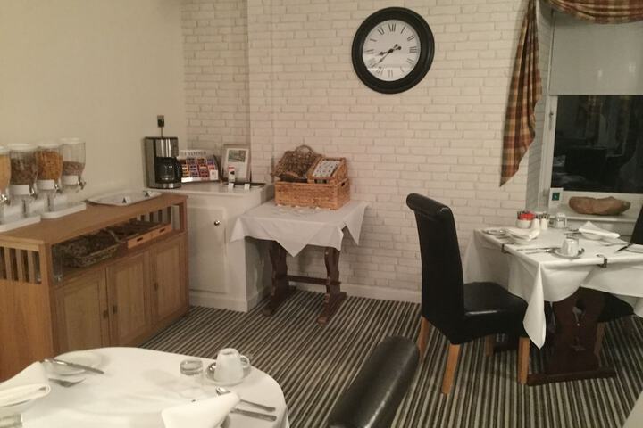 Breakfast area