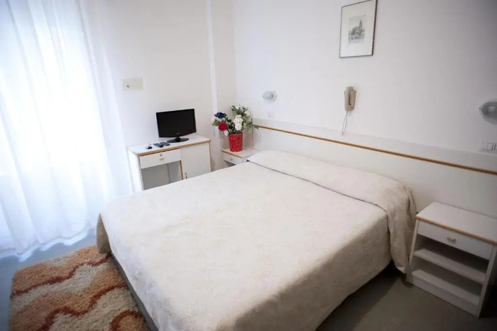 Room 3 of 11