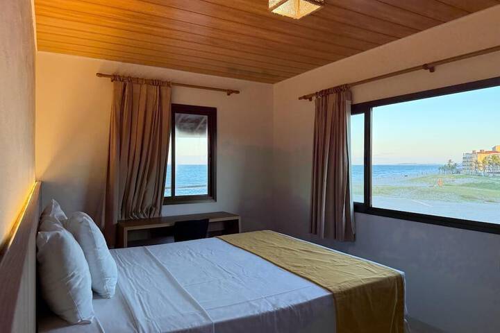 Room 25 of 102