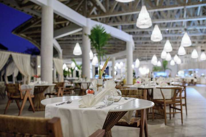 Dining 76 of 117