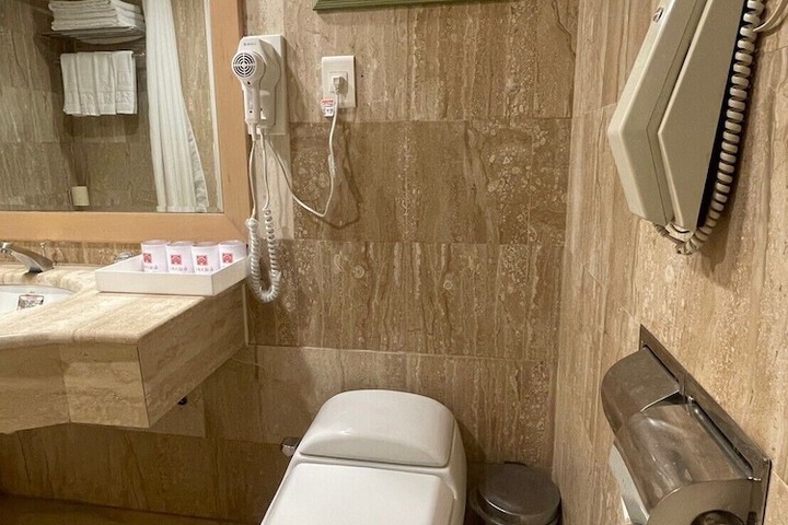 Room 18 of 41
