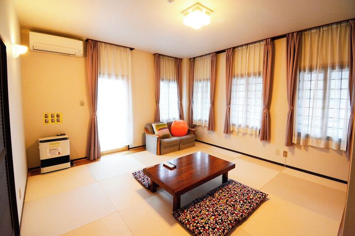 Room 4 of 30