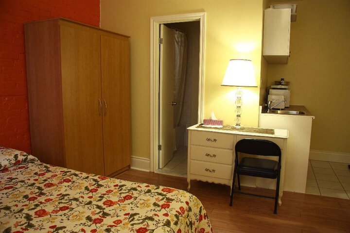 Room 7 of 39