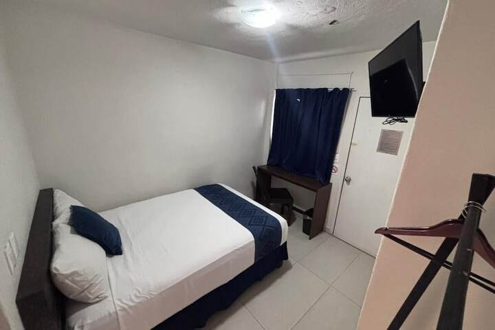 Room 17 of 33