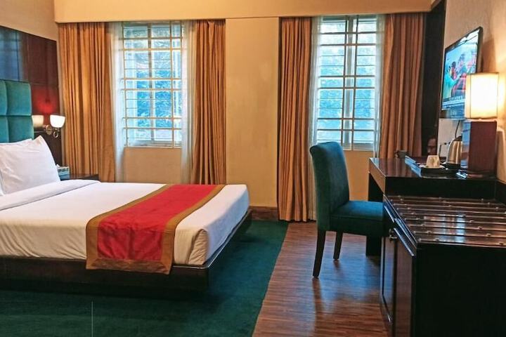 Room 8 of 30