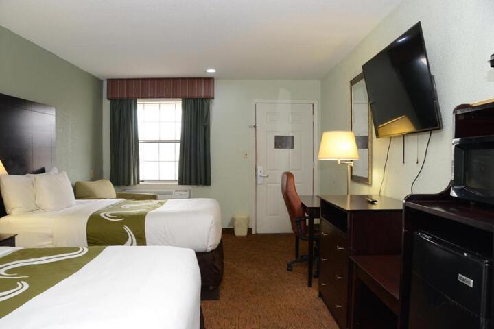 2 Double Beds (15 of 17)