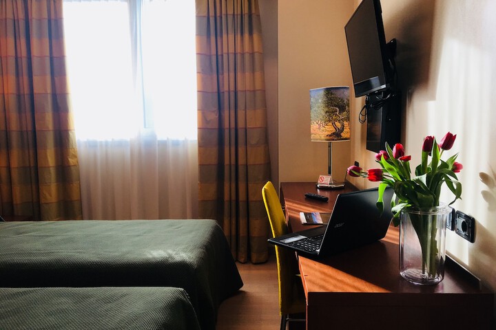 Room 16 of 48