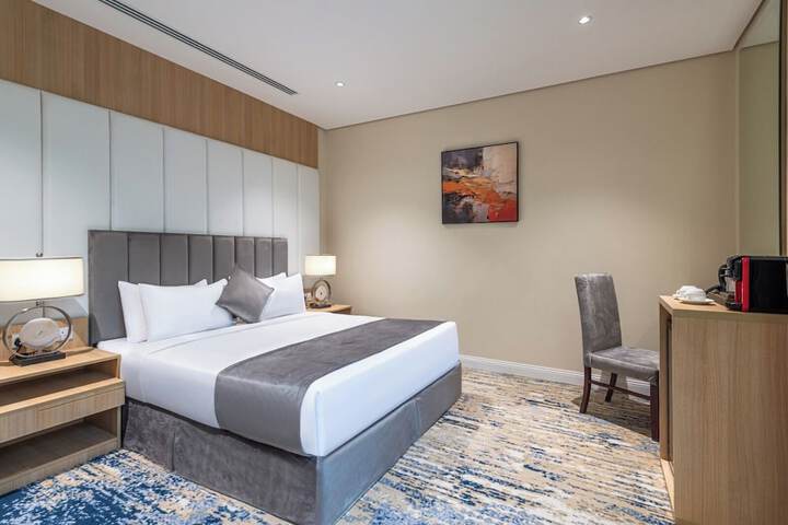 Room 7 of 13