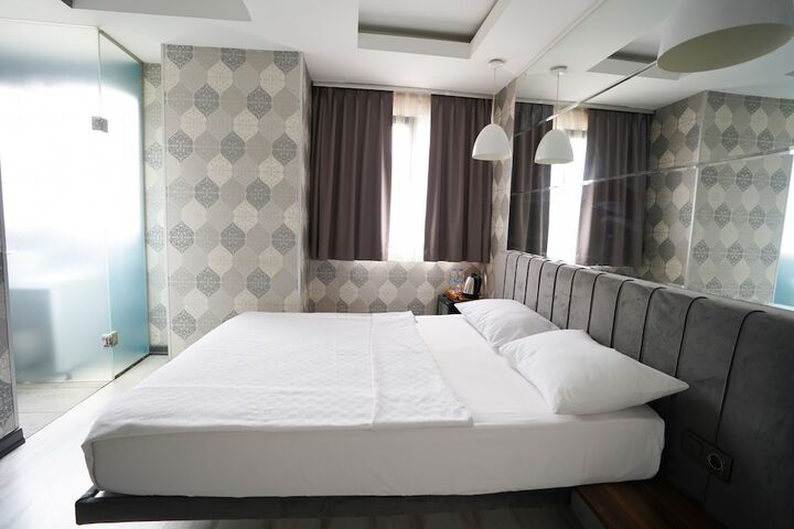Room 5 of 31