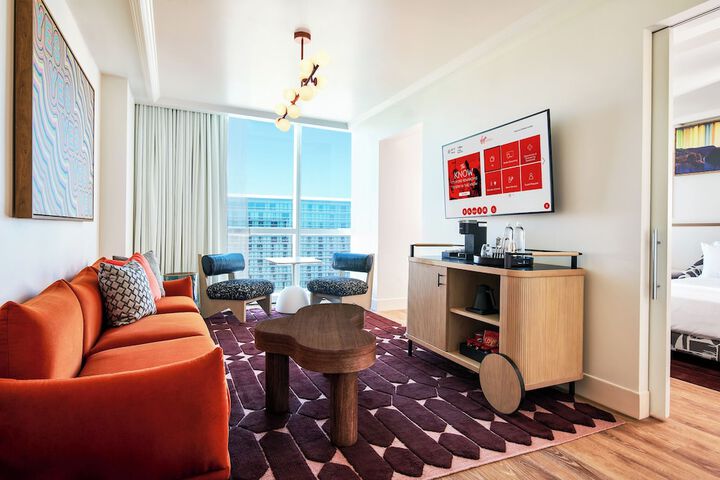 Room 32 of 148