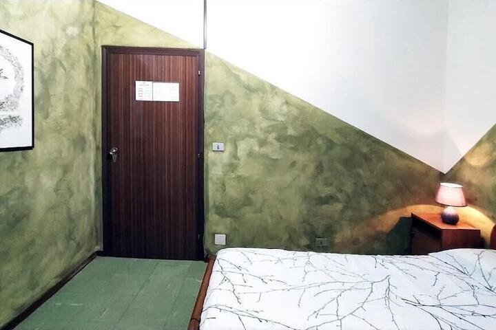 Room 4 of 46