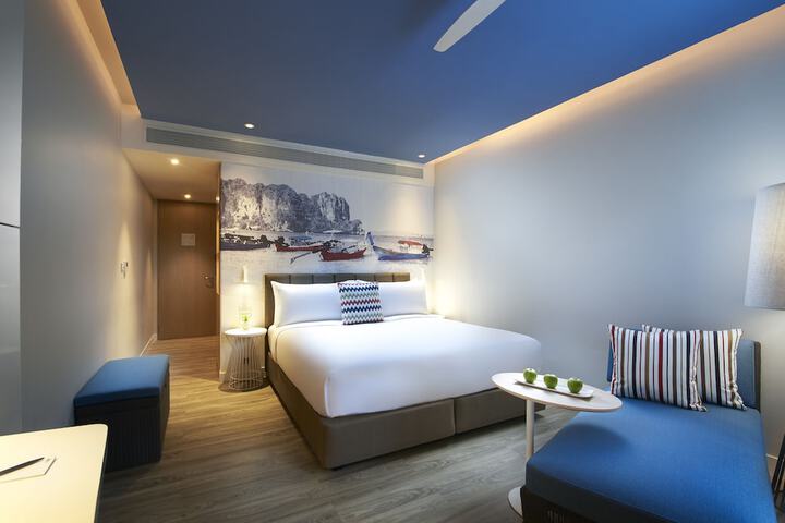 Room 8 of 175