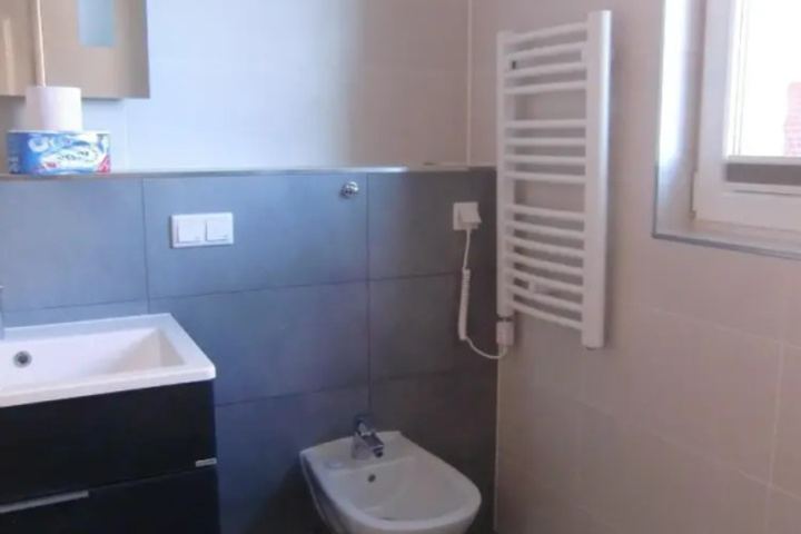 Room 8 of 18