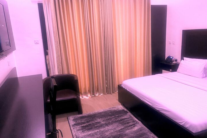 Room 47 of 66