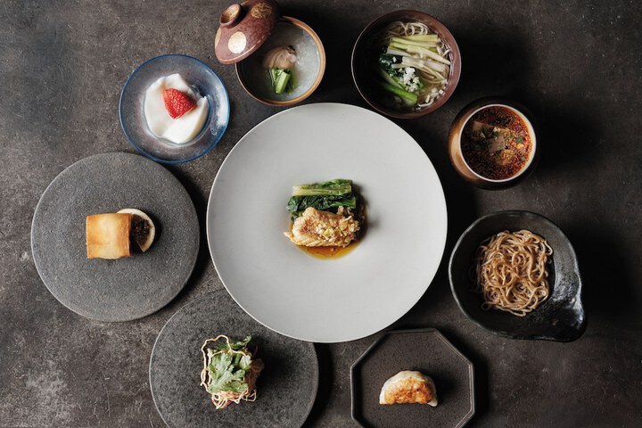 Dining 82 of 99