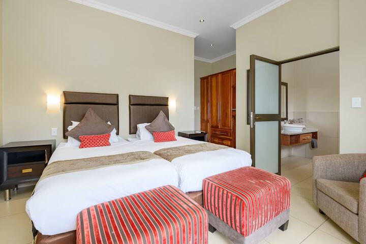 Room 10 of 87