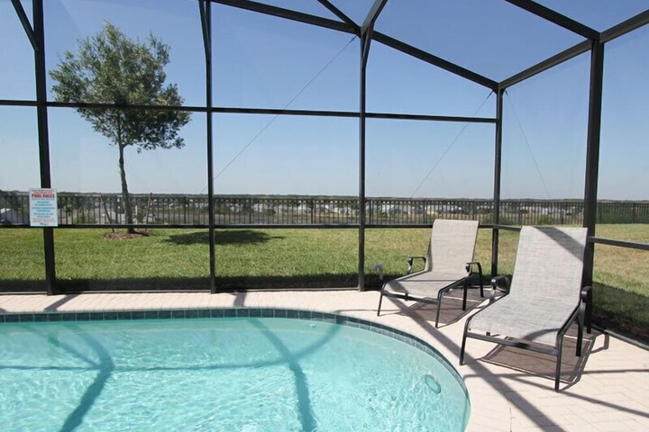 Pool 12 of 31
