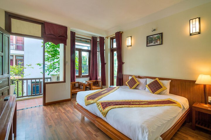 Room 4 of 48