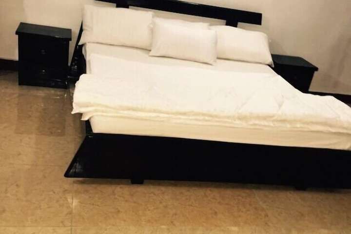 Room 3 of 11