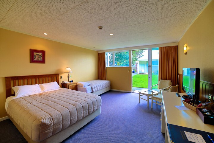 Room 6 of 42