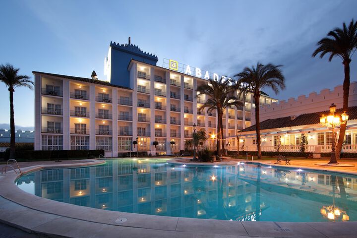 Pool Hotel