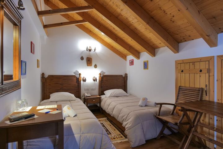 Room 43 of 62