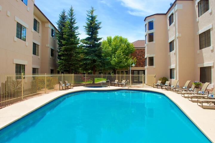 Pools & Facilities