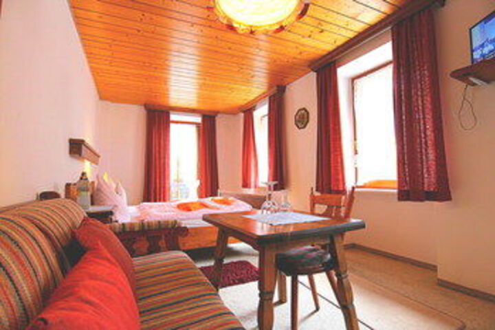 Room 18 of 25