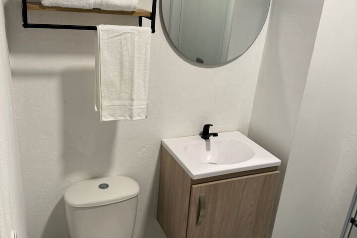 Room 25 of 38