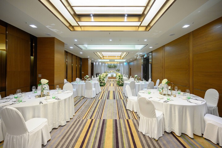 Ballroom/Hall 45 of 60
