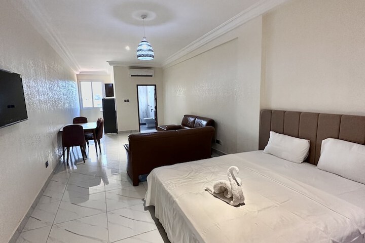 Room 13 of 24