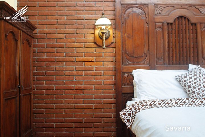 Room 3 of 12