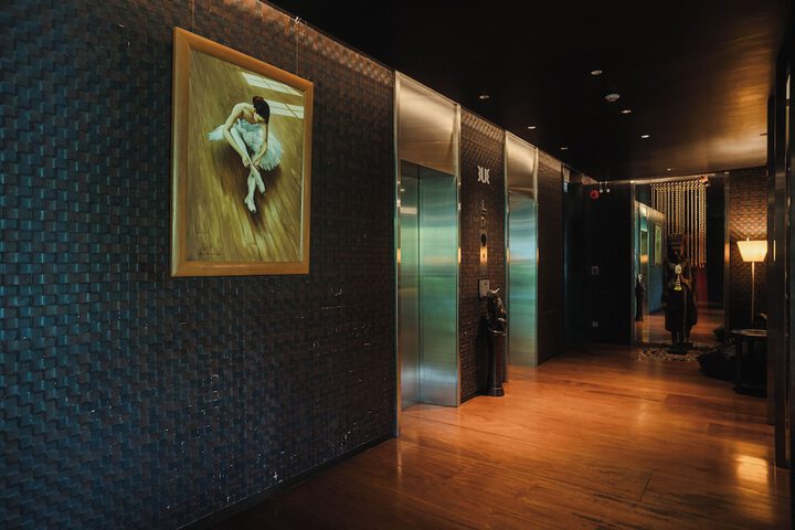 Hotel Lobby