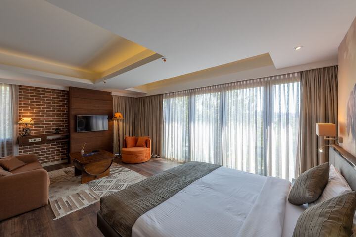 Room 8 of 43