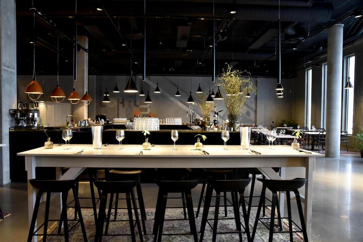 Dining 54 of 61
