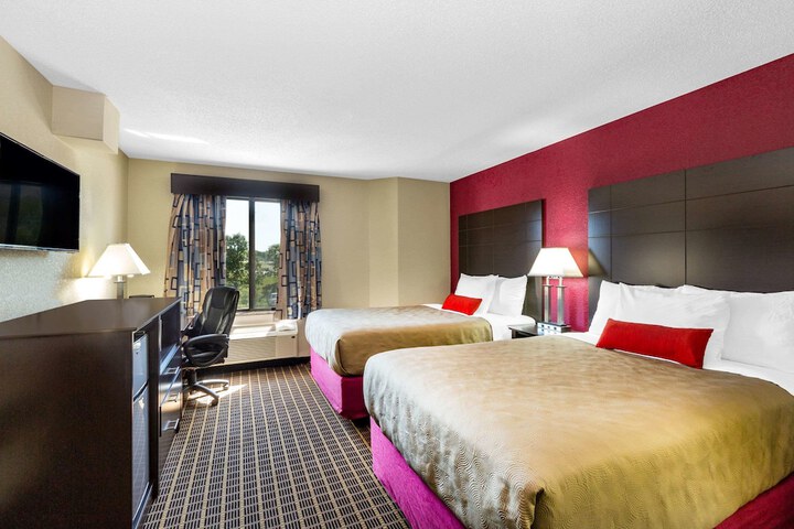 2 Double Beds (2 of 7)