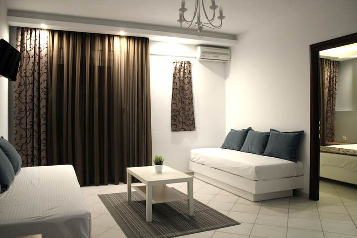 Room 17 of 37