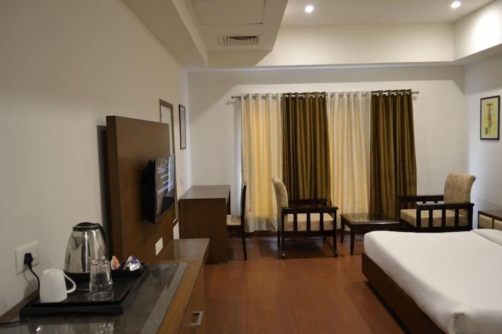 Room 5 of 19