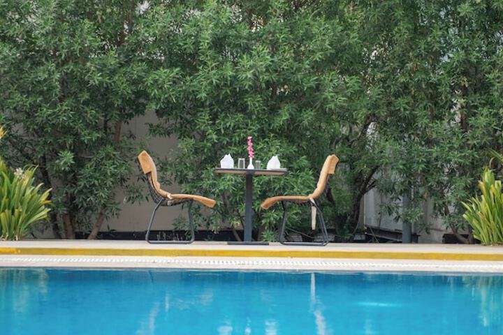 Pool 103 of 190