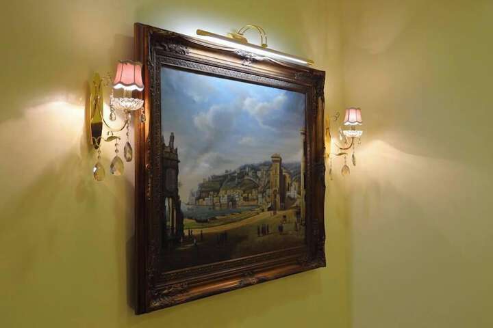 Room 5 of 42