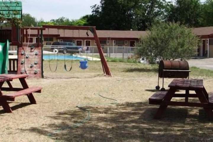 Property Grounds 21 of 27