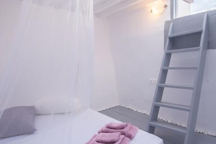 Room 7 of 15