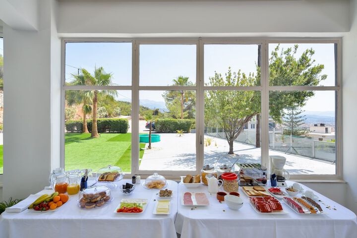 Dining 59 of 75