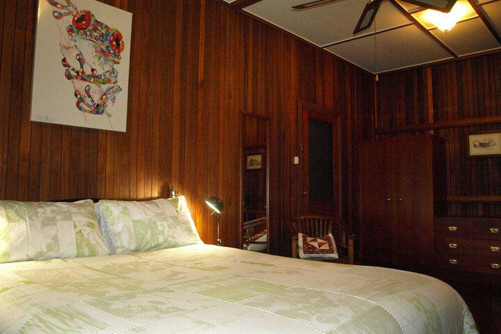 Room 6 of 45
